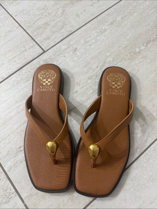 Vince Camuto Shoes - Vince Camuto Tan Leather Flip Flop Sandals with Gold Accent size 7.5 or 38